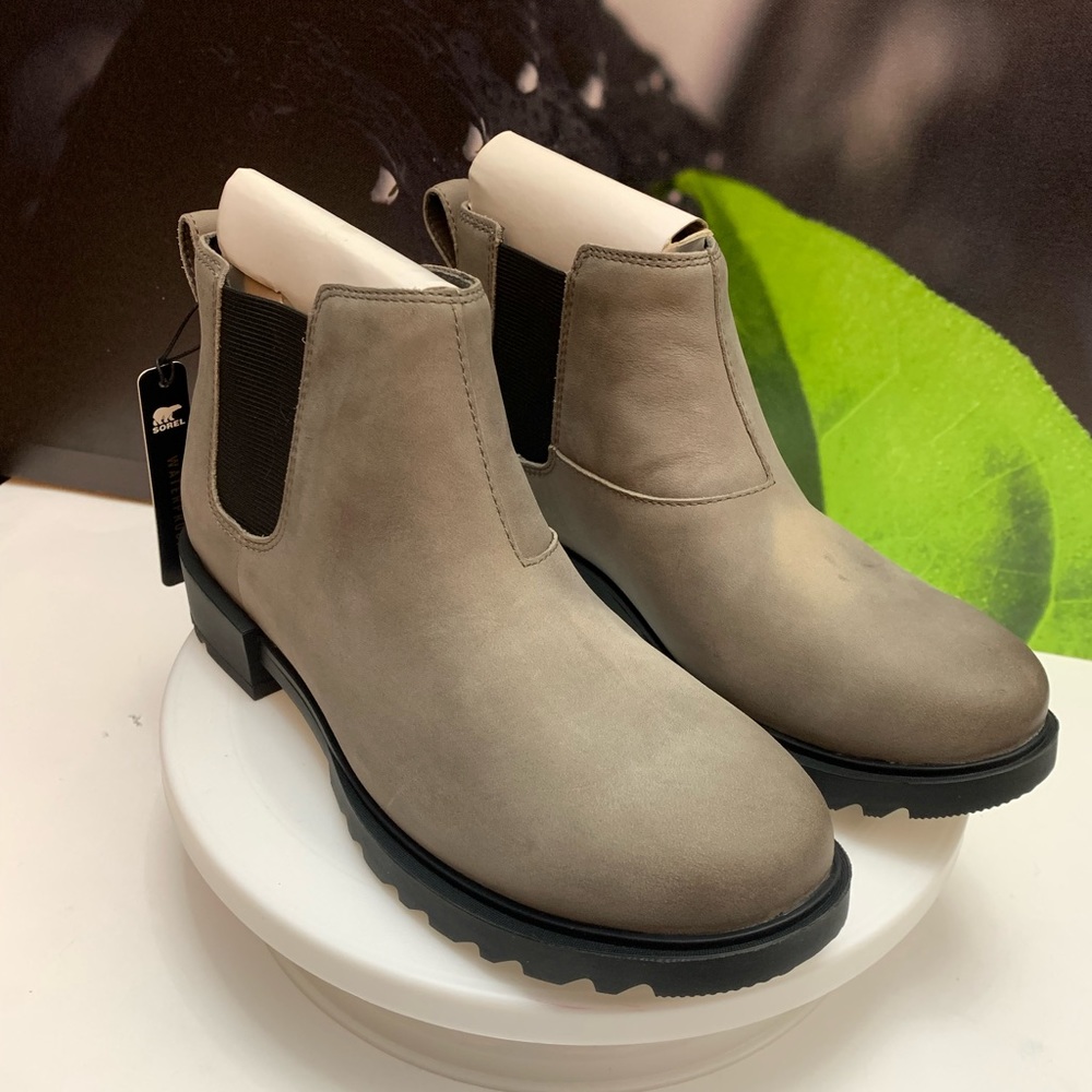 Brand New!! Sorel Women’s Emilie II Waterproof Chelsea Boot Size 7.5 Gray